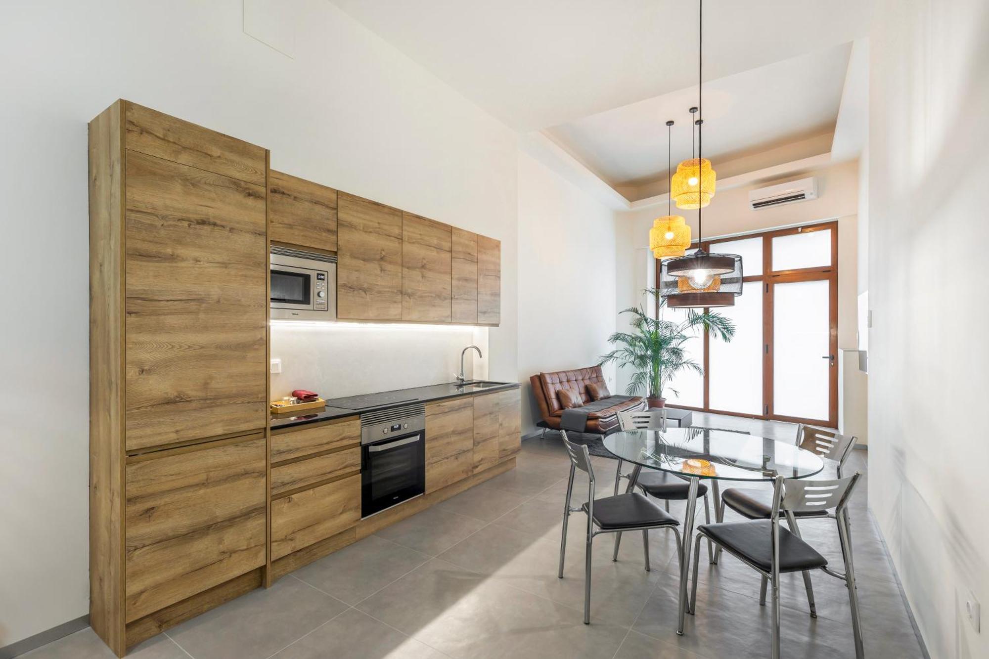 Evolution Luxury Center Apartment *