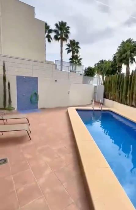 Con Piscina Privada