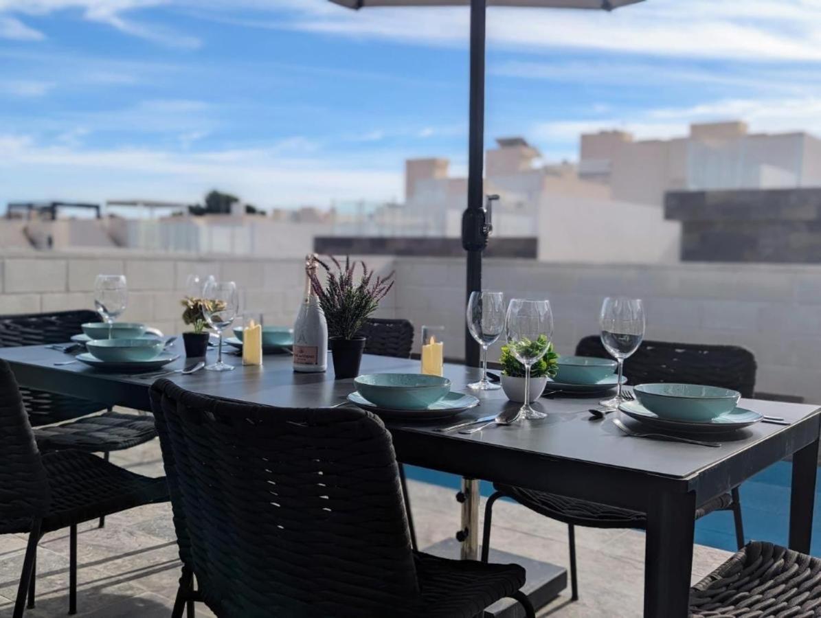 Fee4me Villa, Pool, Roofterrace & Relax Villa Alicante