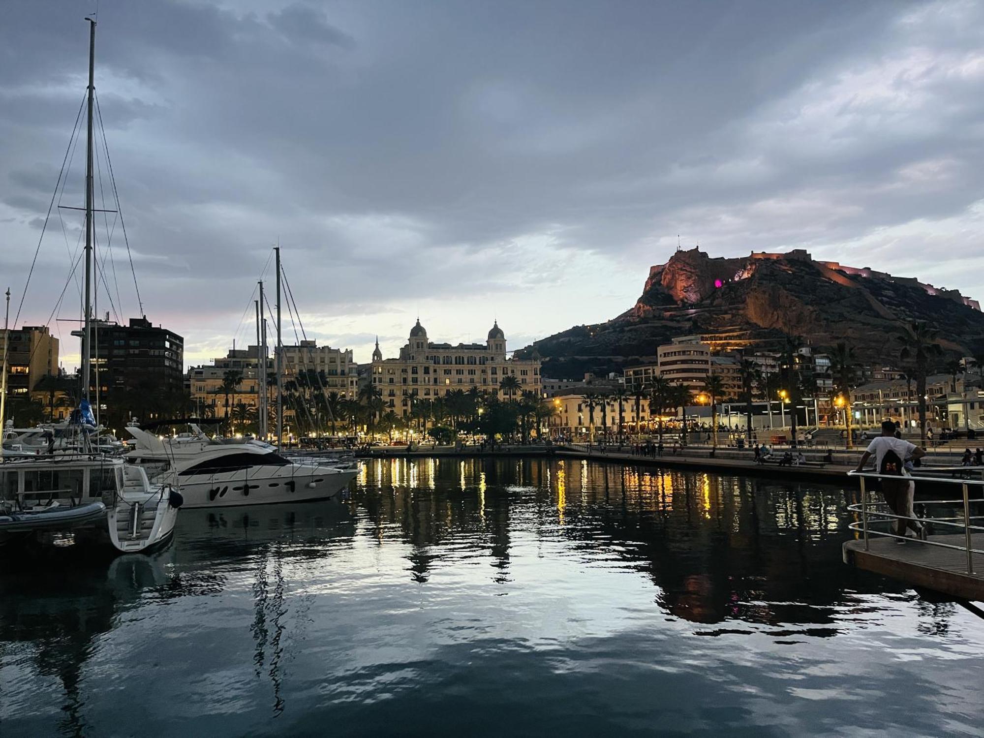 Blue 22a By Gloove Alicante