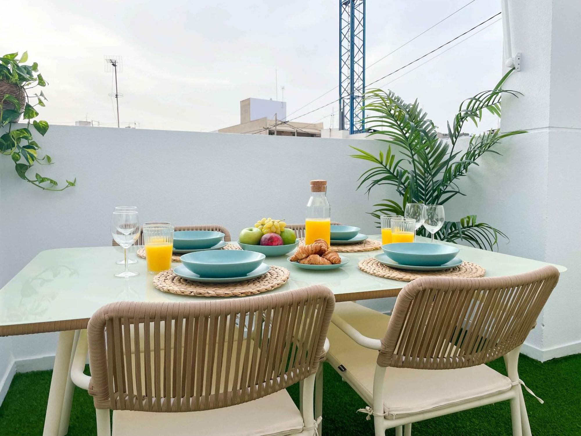 El Atico Del Mercado. Un Lugar Dificil De Olvidar. Apartment Alicante