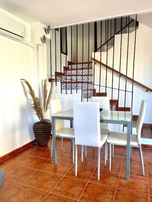 Historic Charm With Terrace And Sea Views Alicante