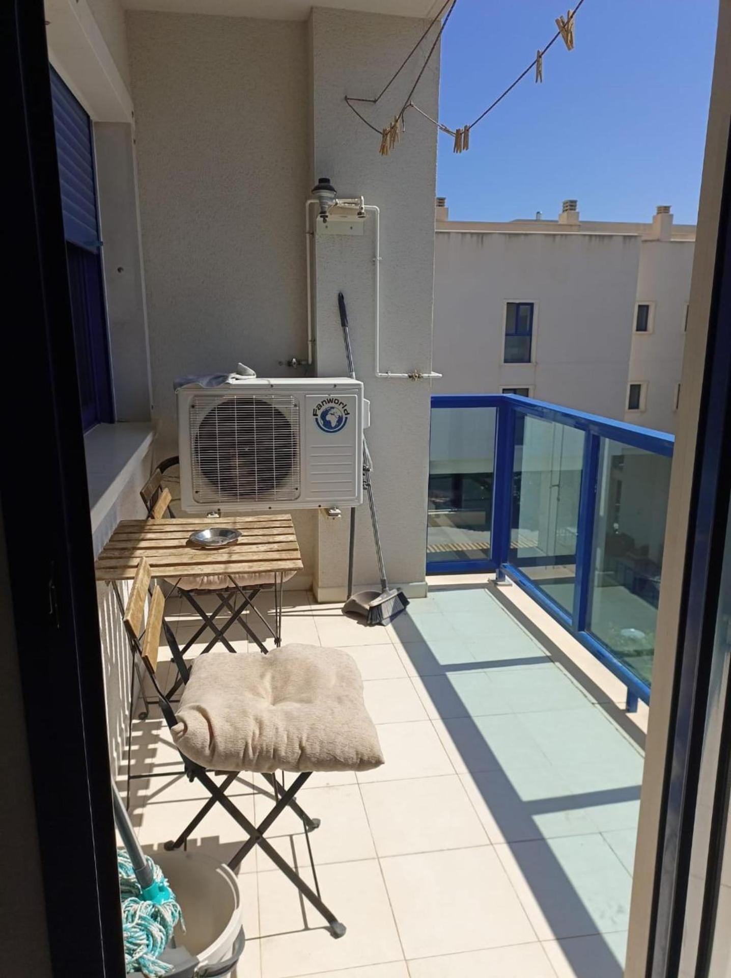 Apartment 1bed & Sofabed-seaside Apt-quiet Location-parking