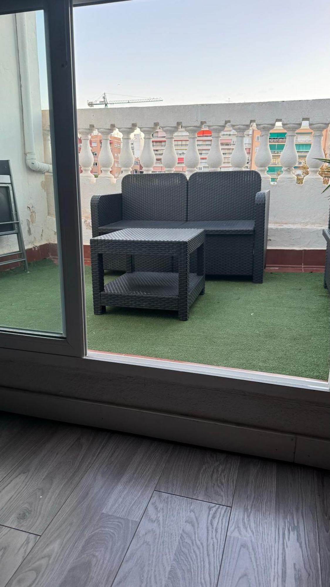 Apartamento Precioso ático Con Terraza En Centro De Alicante