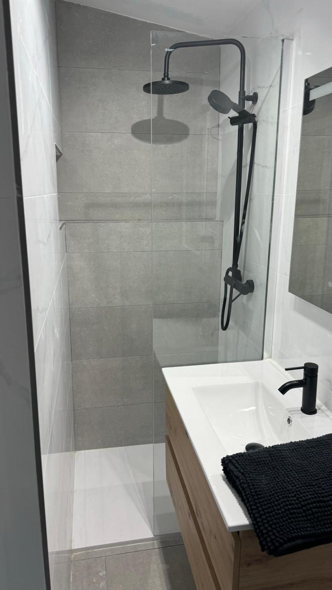 Precioso Atico Con Terraza En Centro De Apartamento Alicante