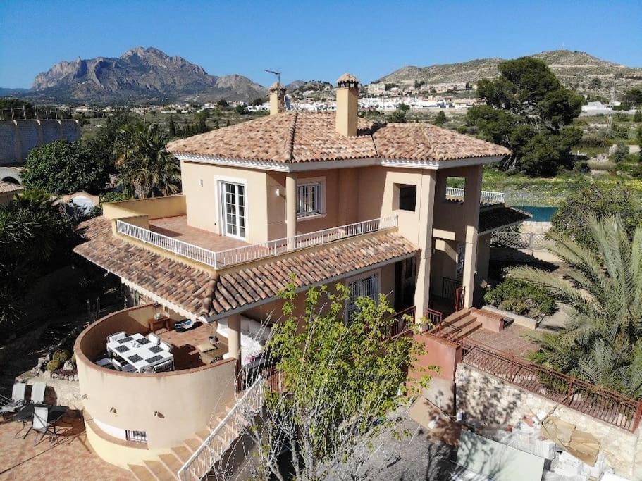 Totally Private Lux Boutique Sleeps 11 *