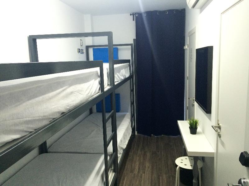 Chameleon Hostal *