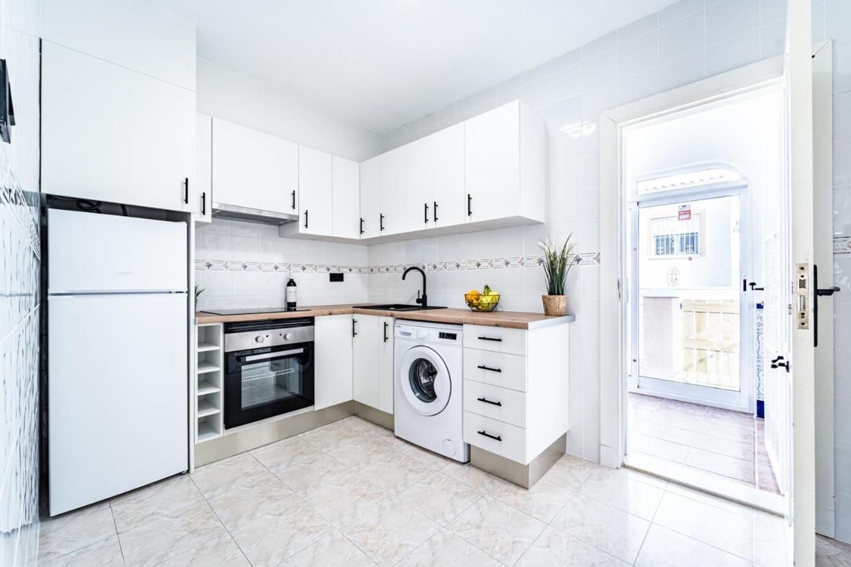 Exclusive Townhouse - Rooftop, Garden & Stunning Views Alicante