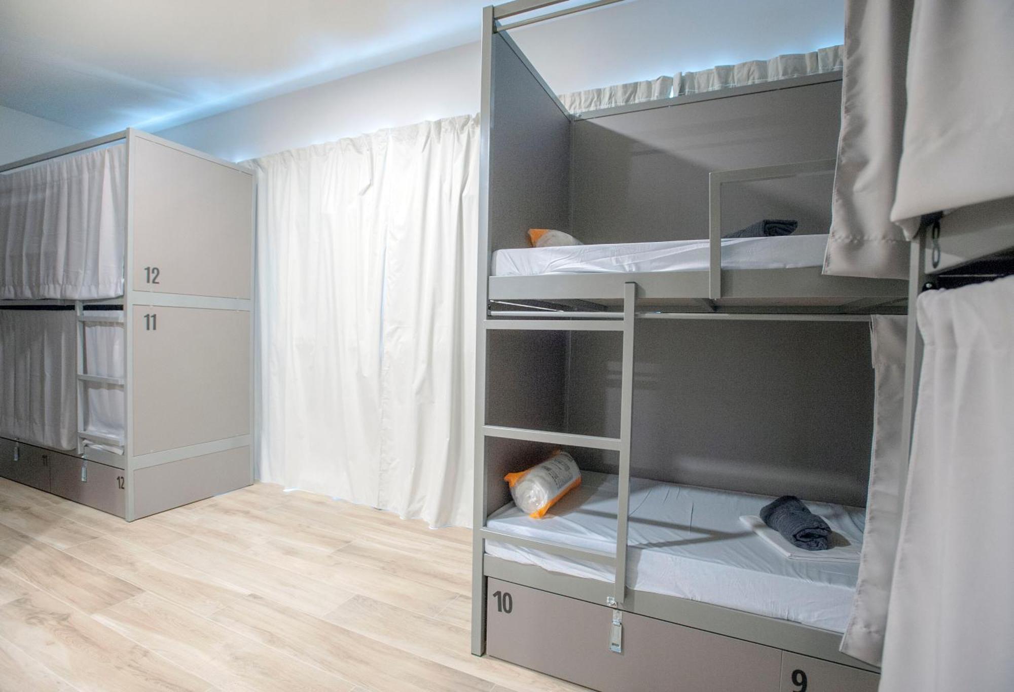 Hostelli Dos Estaciones - Free Towels, Coffee & Tea, Remote Check-in *