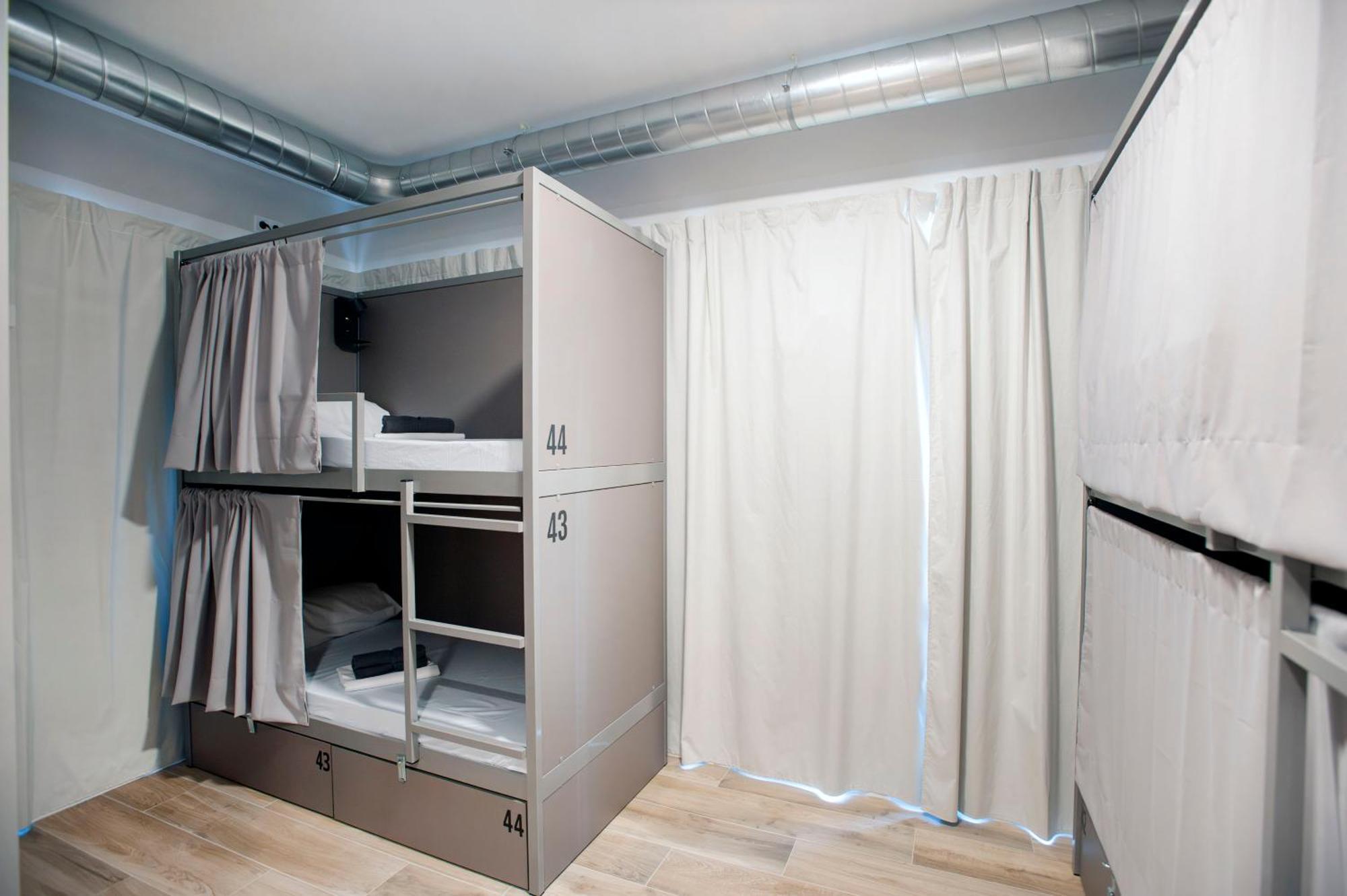 Albergue Dos Estaciones - Free Towels, Coffee & Tea, Remote Check-in *