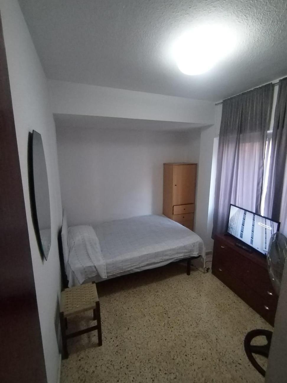 Cama Grande Doble 150 X190 Tv Wifi *