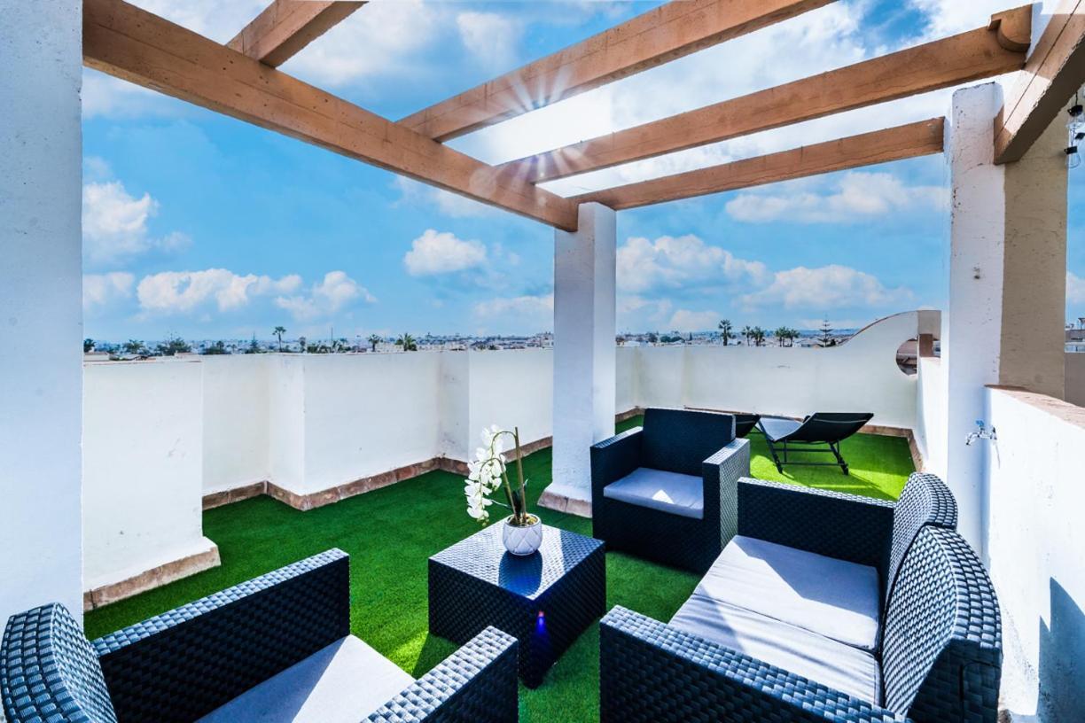 Exclusive Townhouse - Rooftop, Garden & Stunning Views Holiday home *