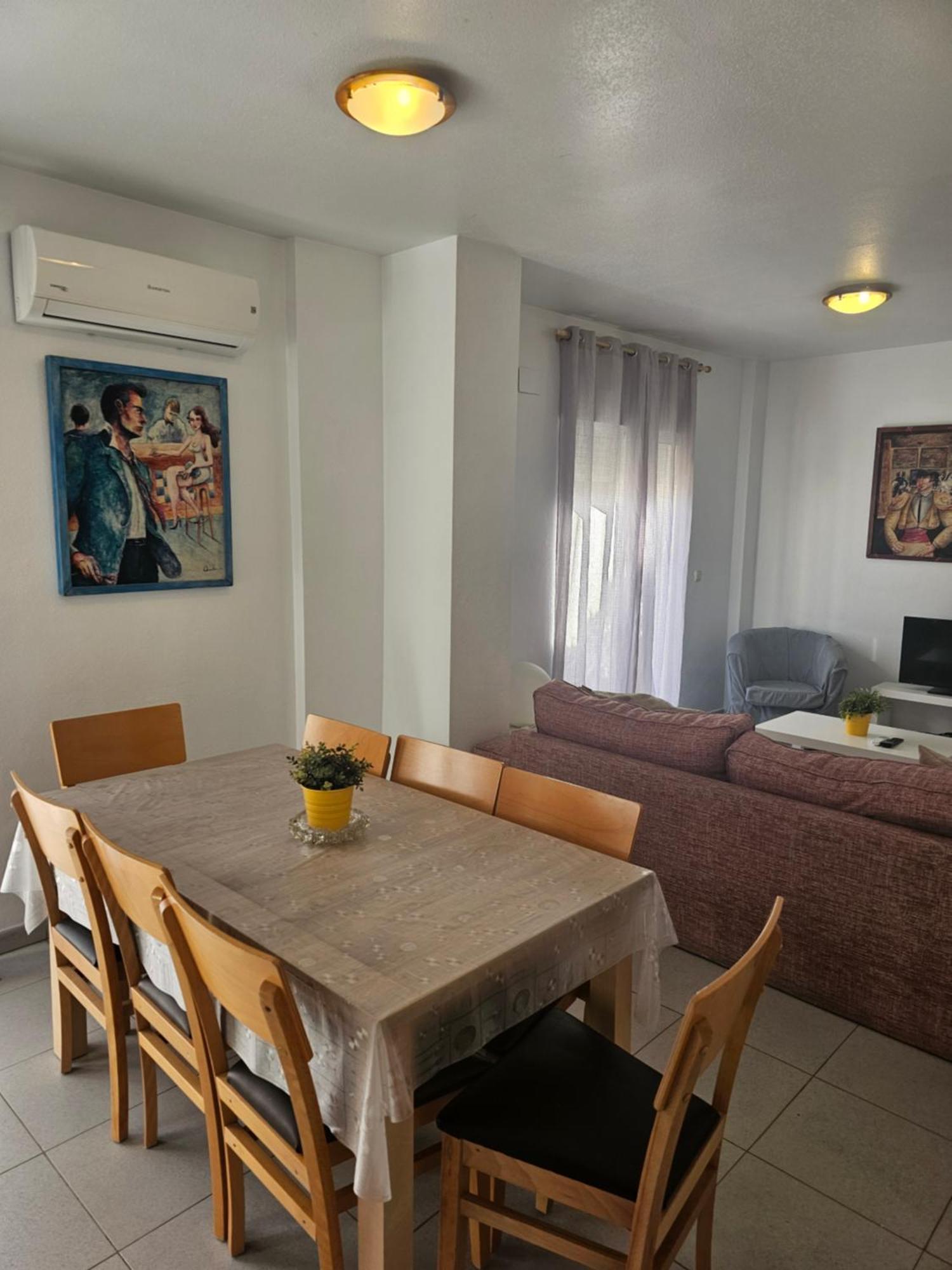 Plaza Apartment *