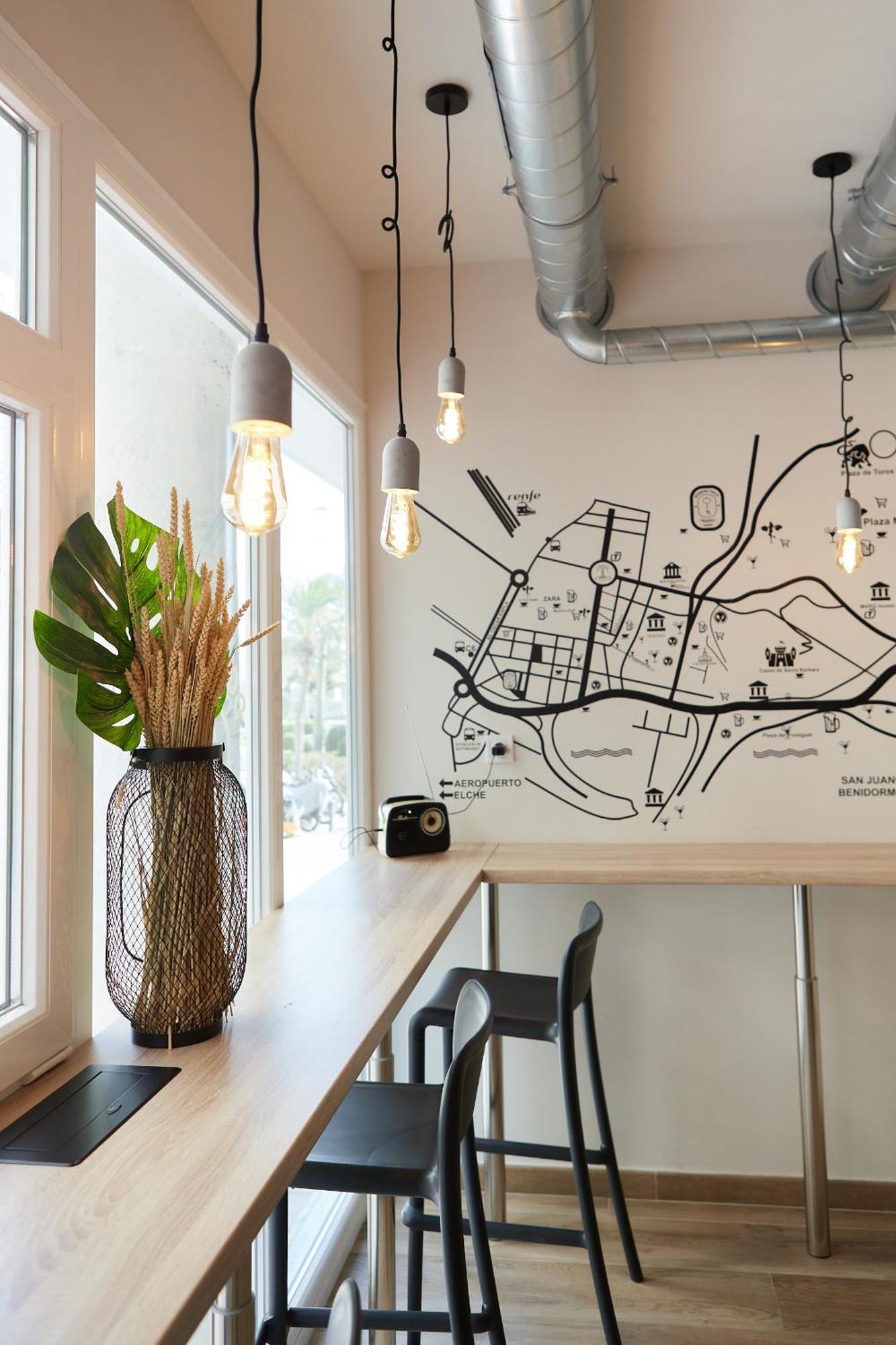 Albergue Dos Estaciones - Free Towels, Coffee & Tea, Remote Check-in Alicante