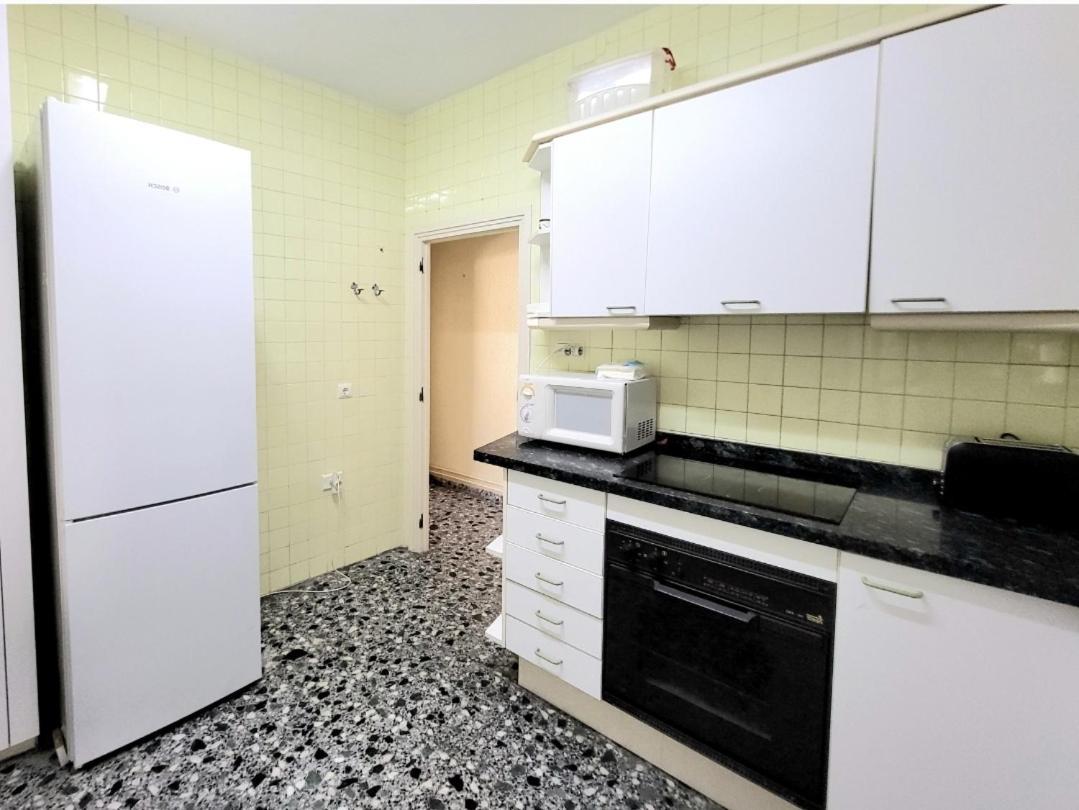 1- Happy Days Beach Center Mercado Homestay Alicante