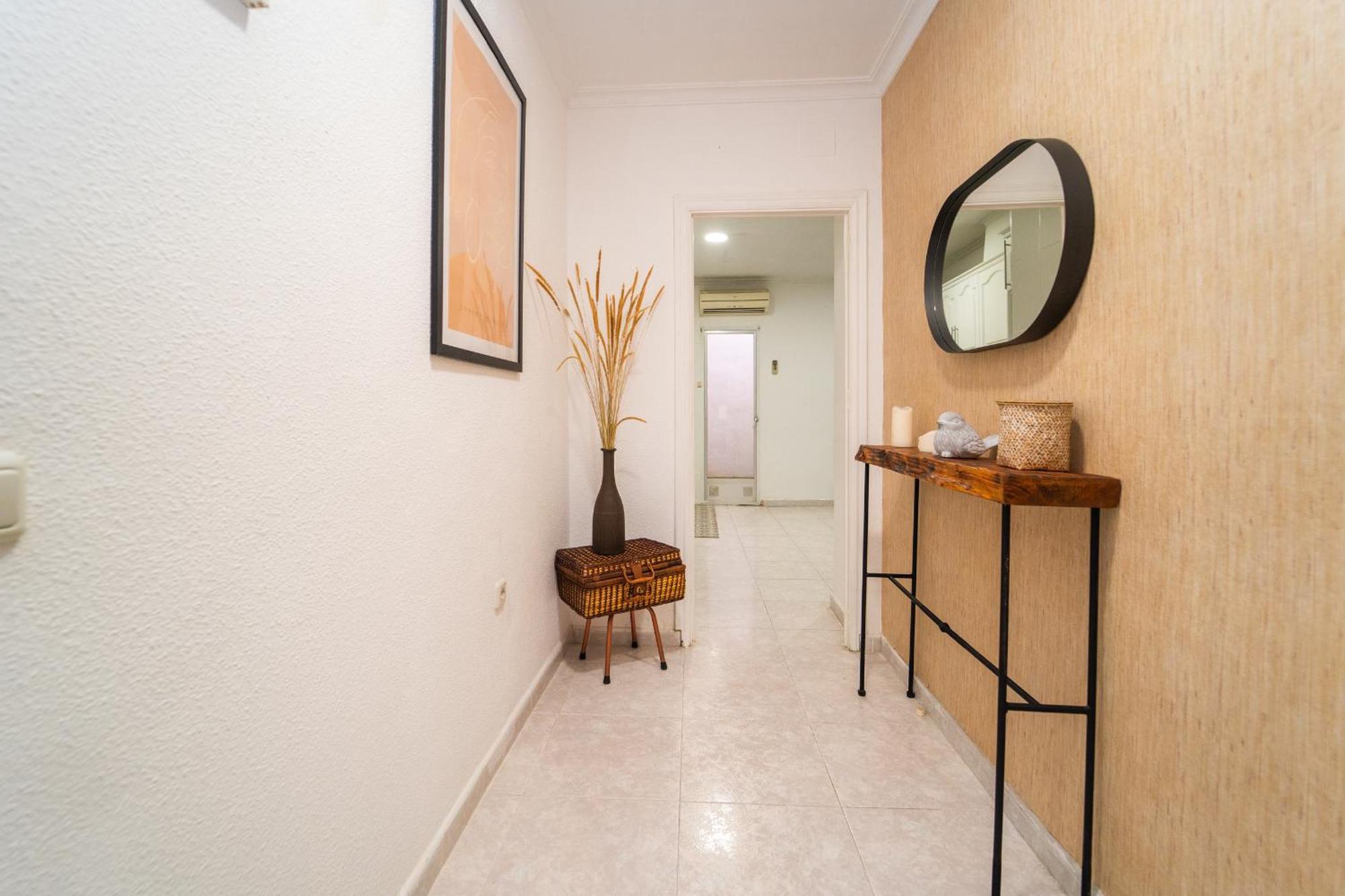 Urban Retreat Spacious Comfort Near Alicante