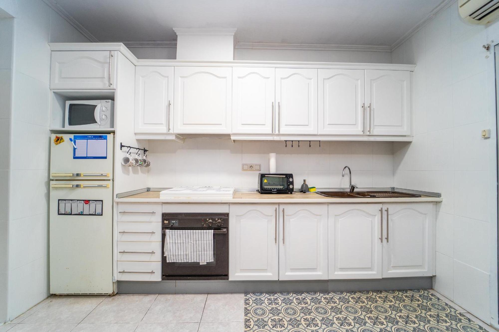 Apartment Urban Retreat Spacious Comfort Near *