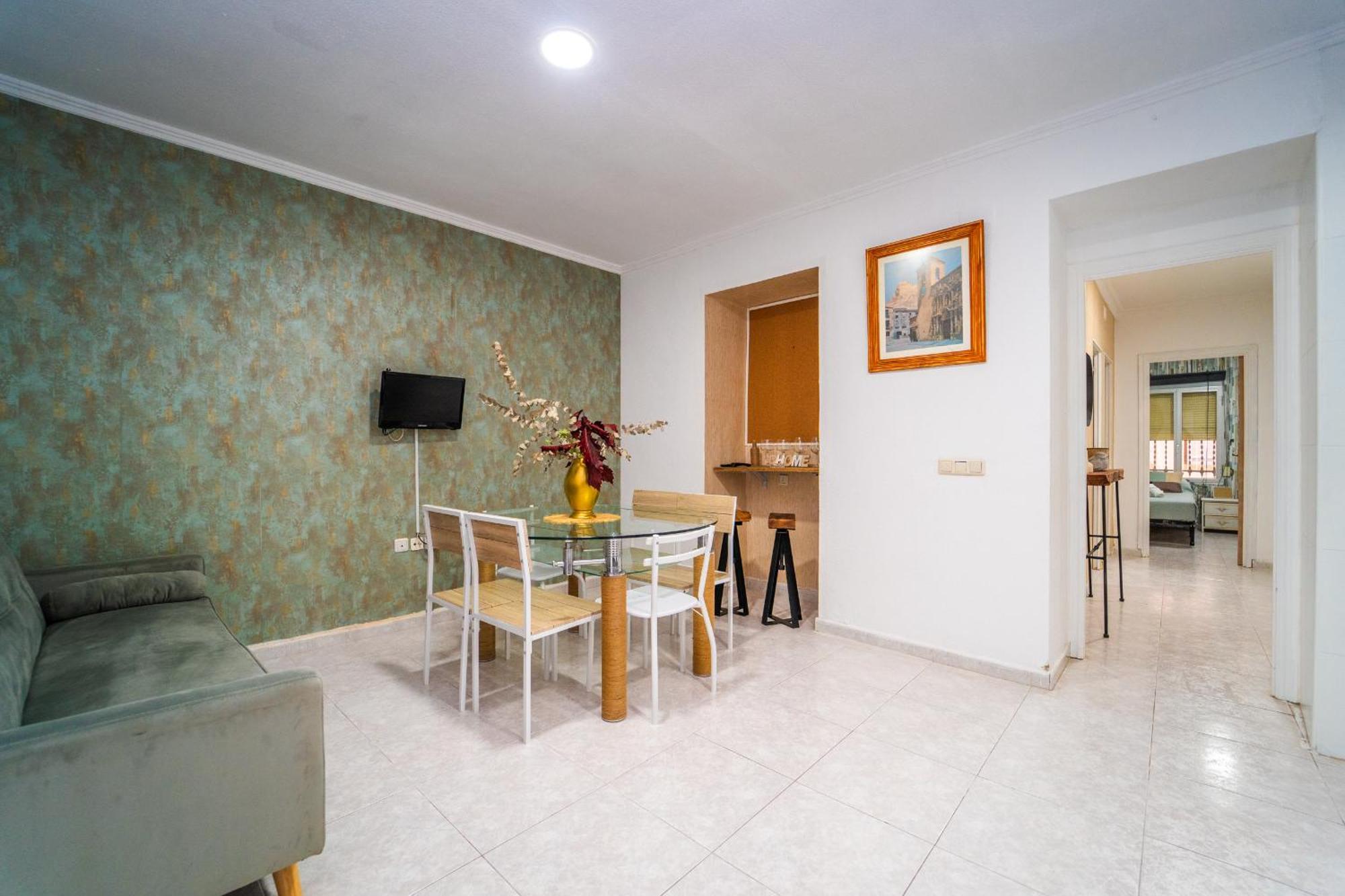Urban Retreat Spacious Comfort Near Alicante