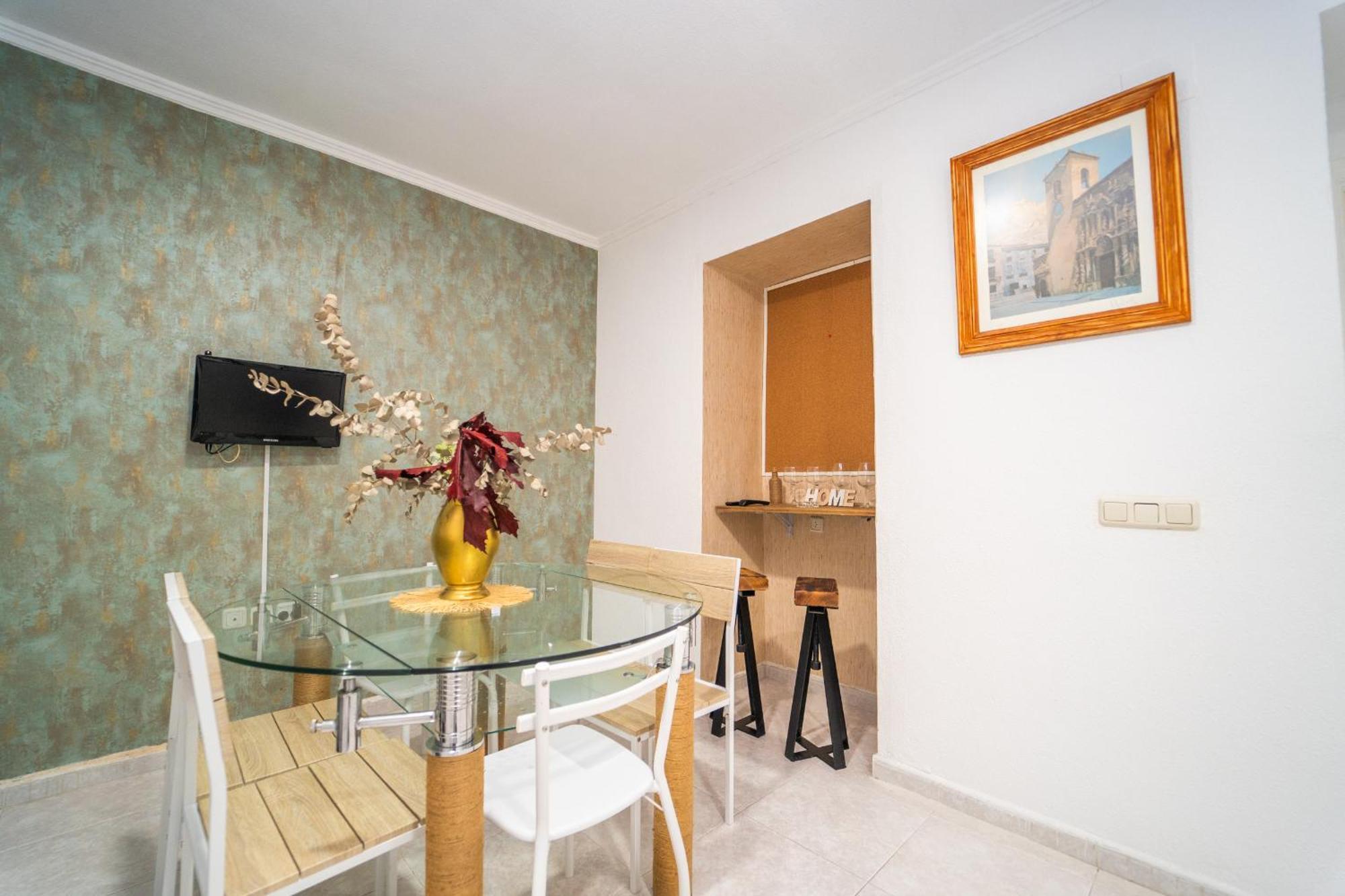 Urban Retreat Spacious Comfort Near Apartment
