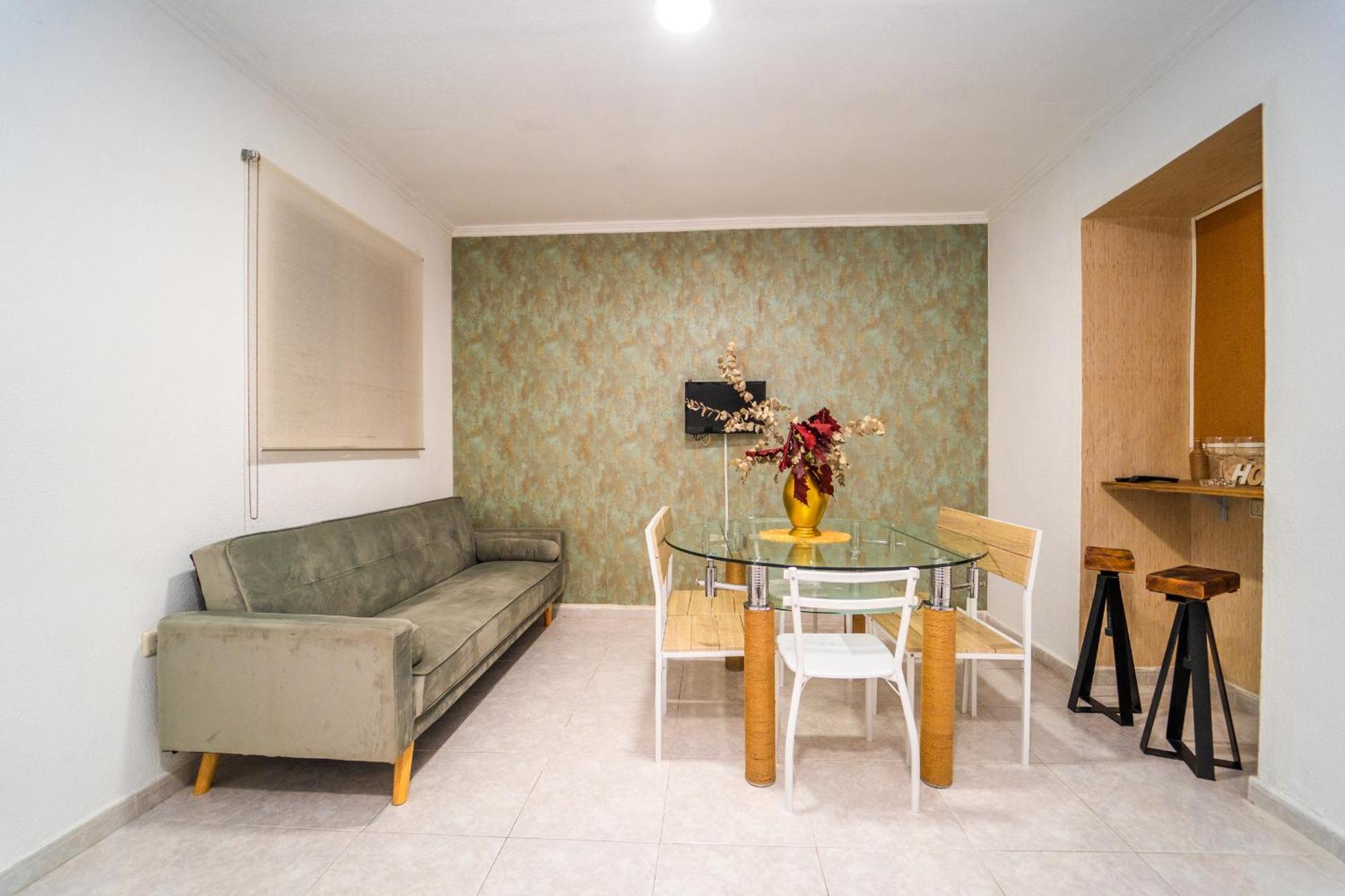 Urban Retreat Spacious Comfort Near Apartment Alicante