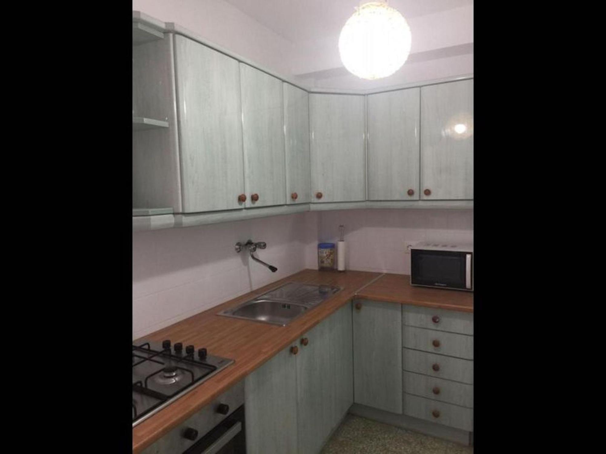 15 Minutes Walk To The Centre And 3 Bedroom Deluxe -esp1yr
