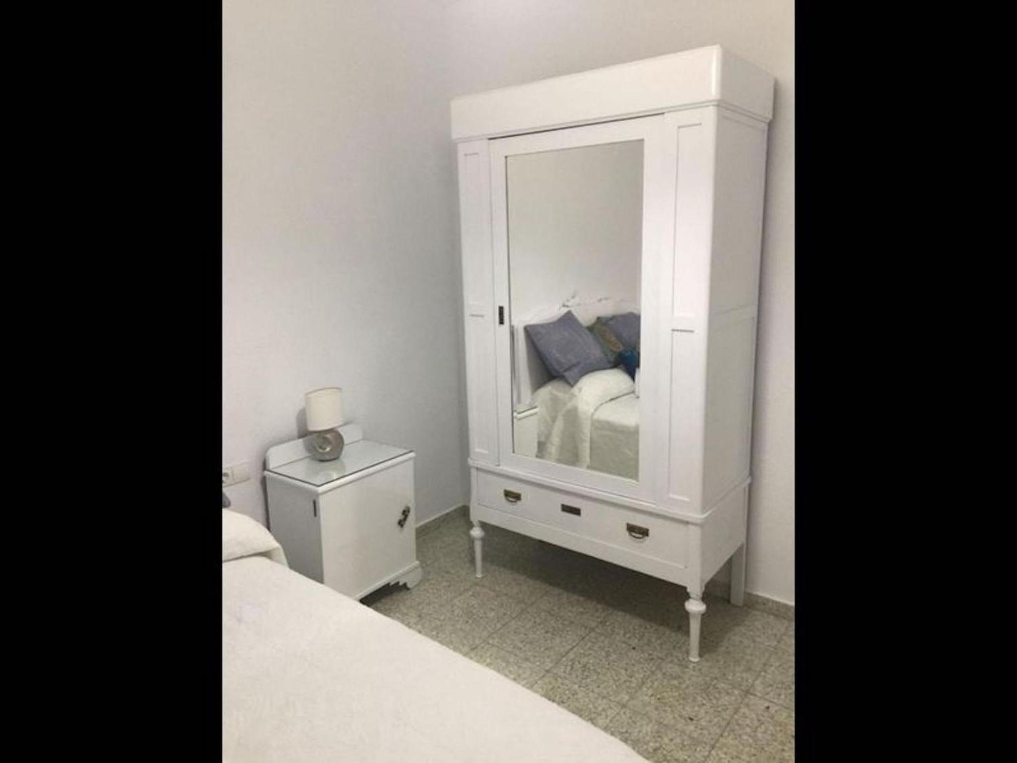 15 Minutes Walk To The Centre And 3 Bedroom Deluxe -esp1yr Apartment