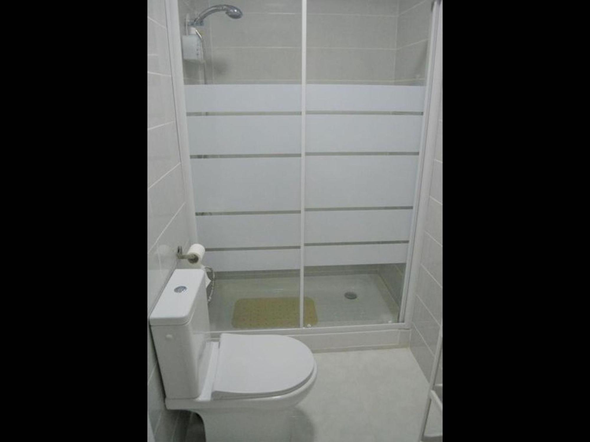 Apartment 1 Bedroom With Gallery Balcony Free Netflix, Air Conditioning