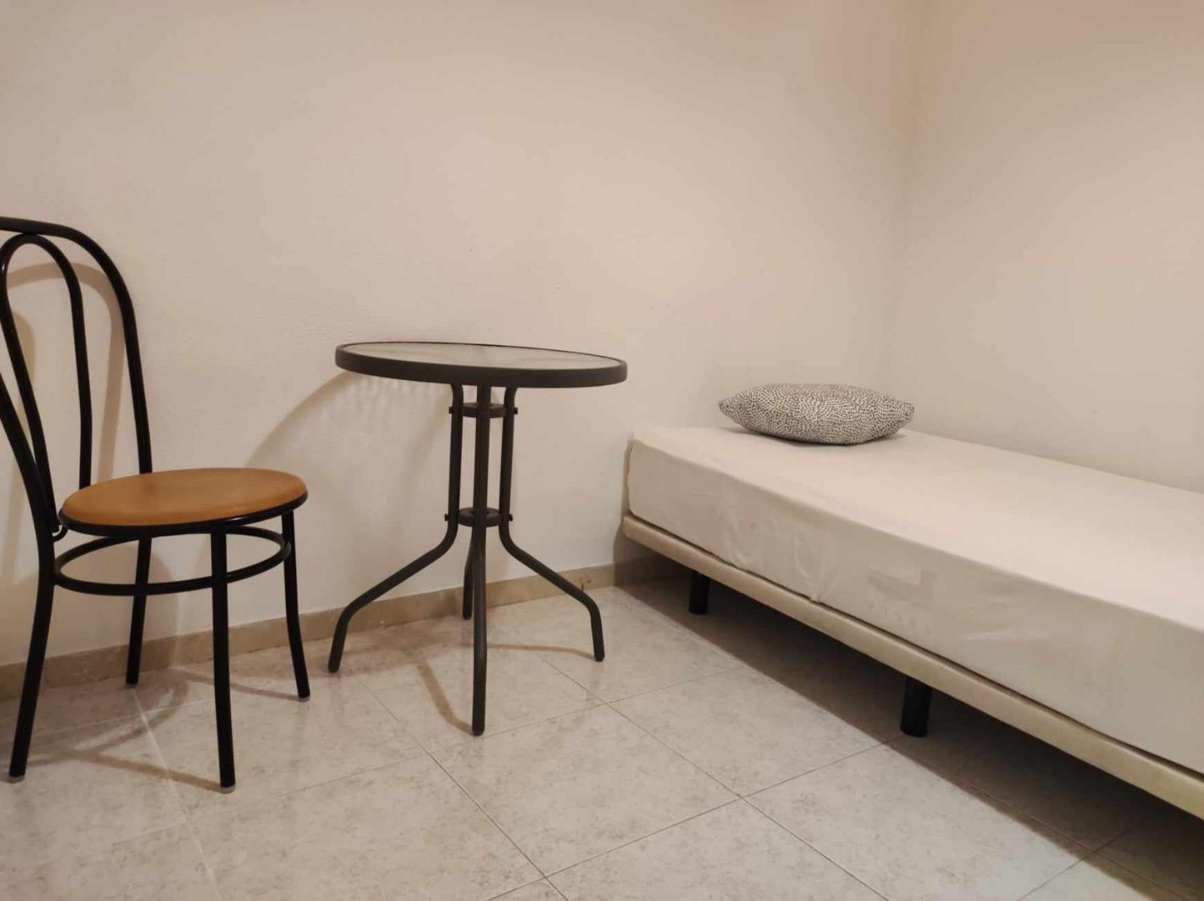 2-habitacion Del Piso Alicante