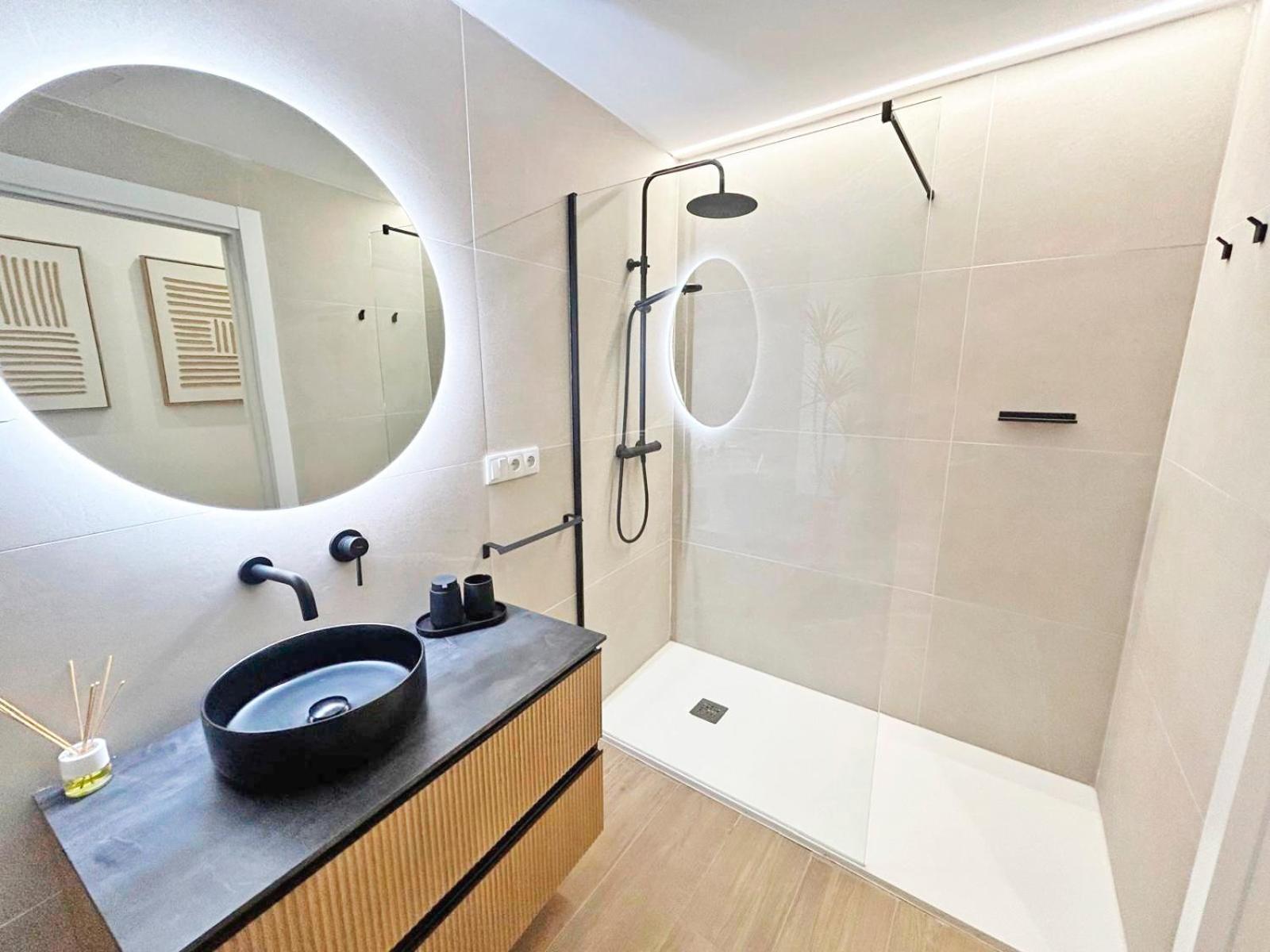 Ayuntamiento, Centrico Nuevo, Aire Acondicionado Apartment *