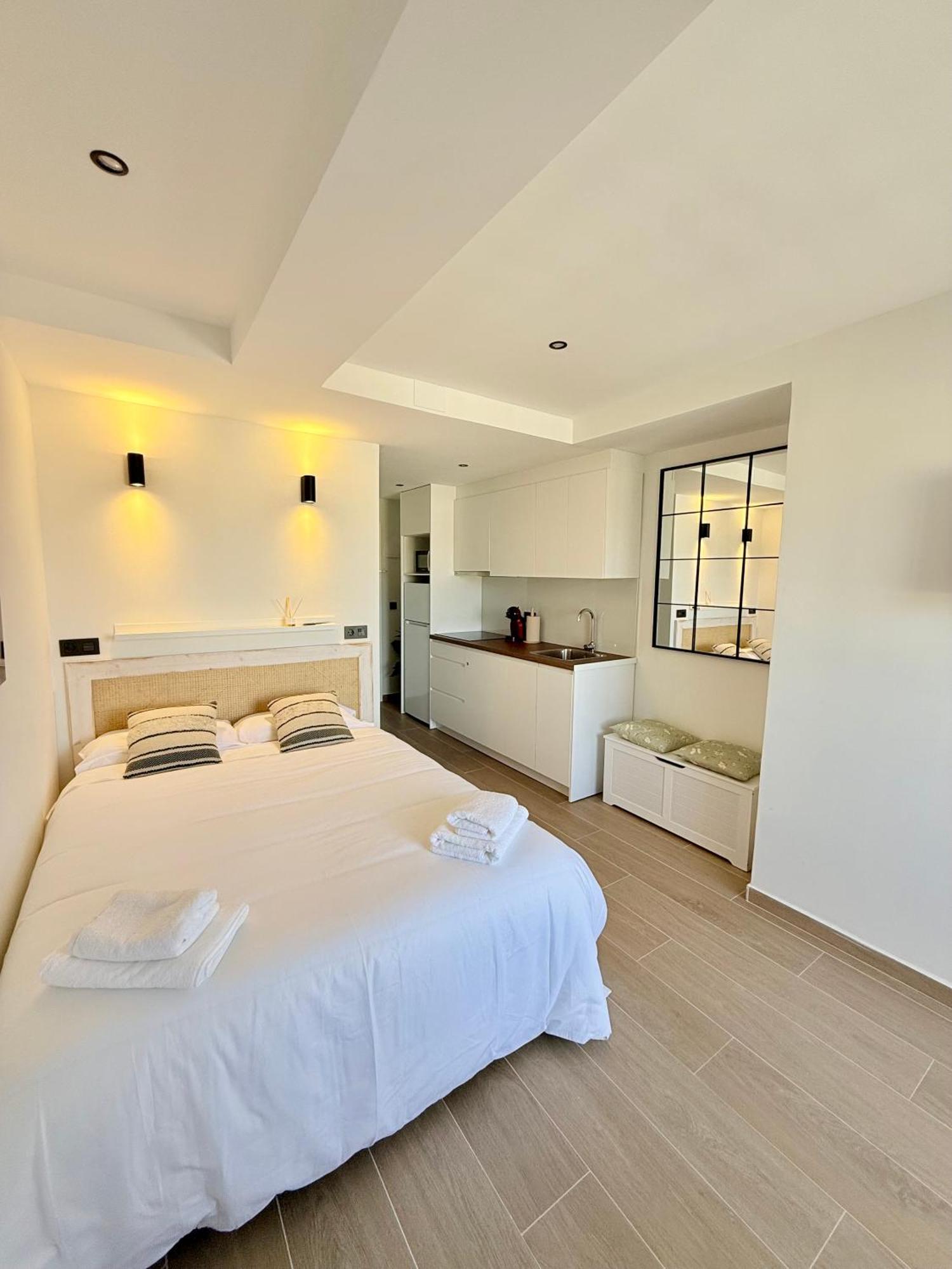 18th Floor Center Riscal *