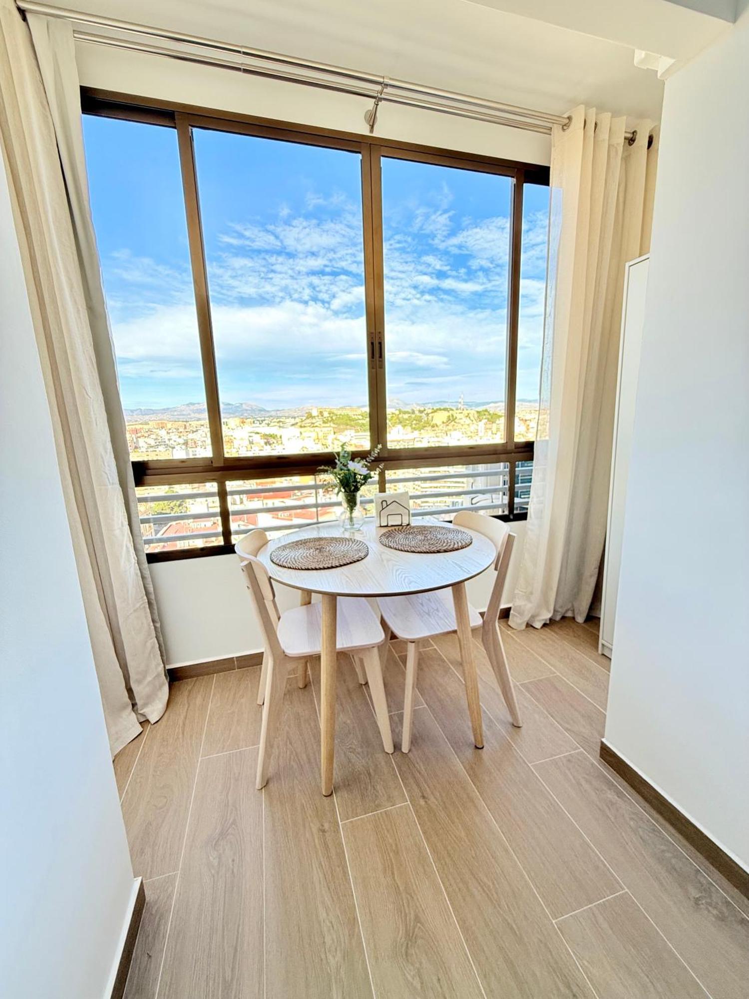 Apartment 18th Floor Center Riscal Alicante