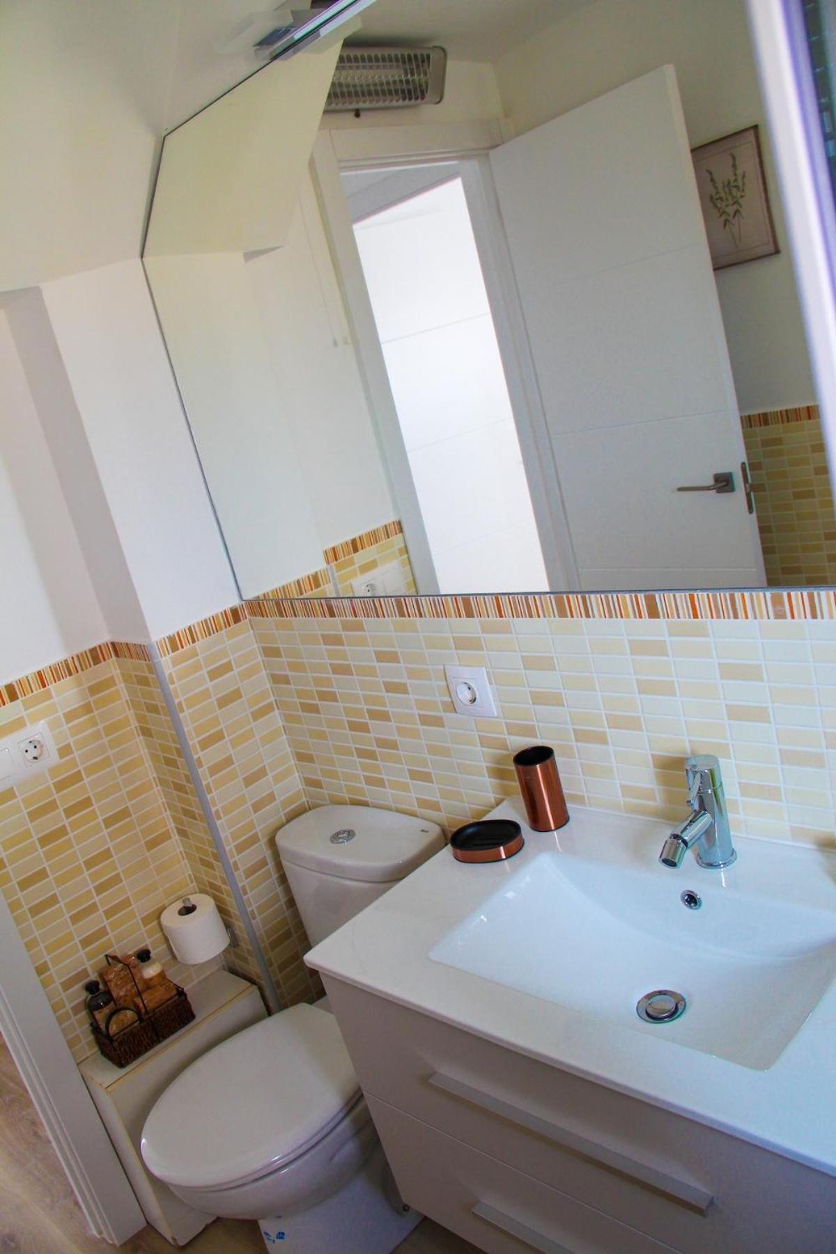 Skyline Alicante, Modern Flat First Beach Line Apartment Alicante