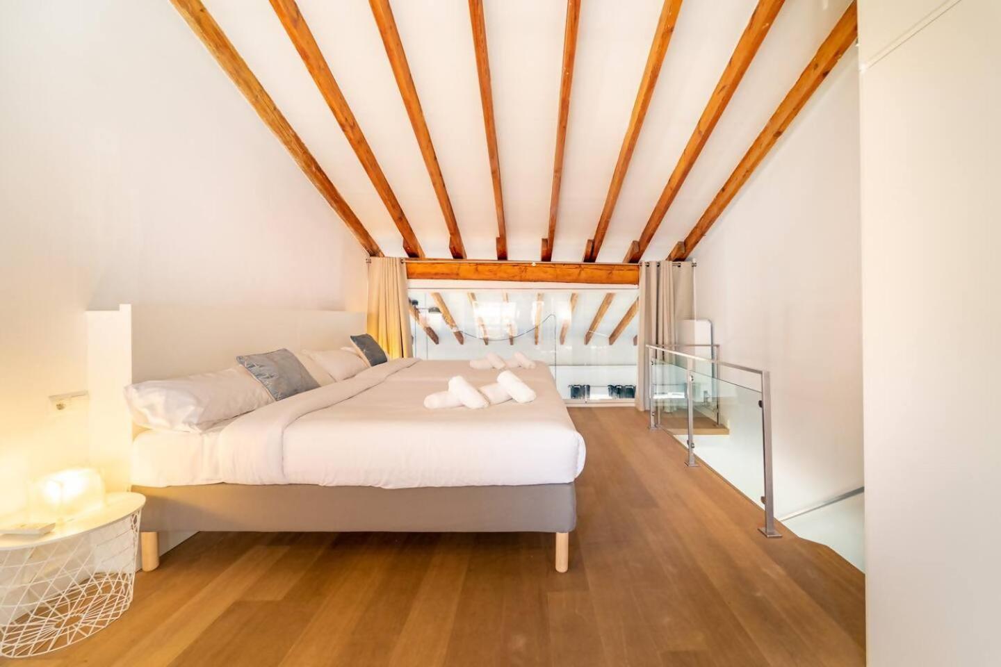 Lovelyloft Altamira Duplex *