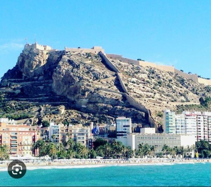 Campoamor Villa *