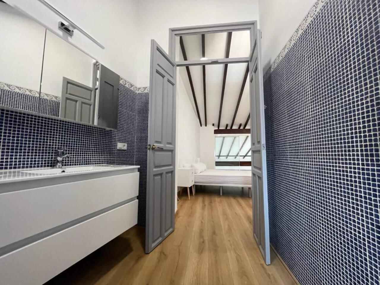 Lovelyloft Flores Atico * Alicante