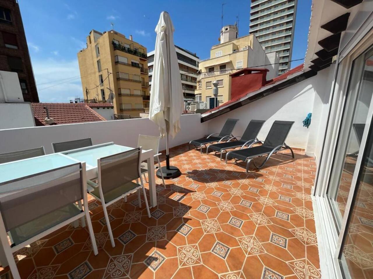 Lovelyloft Flores Atico * Alicante