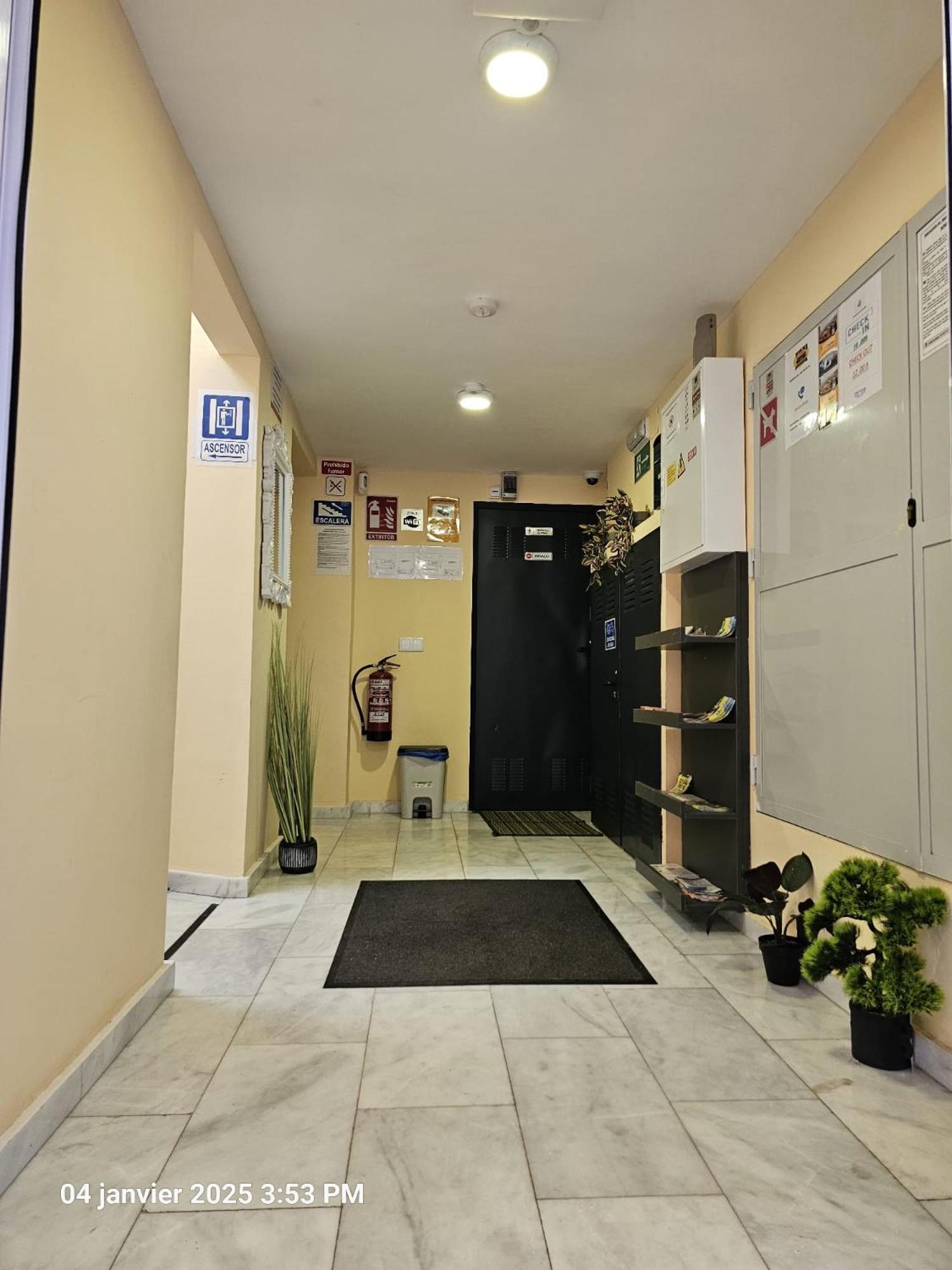 Turisticos Kenzamin Apartment Alicante