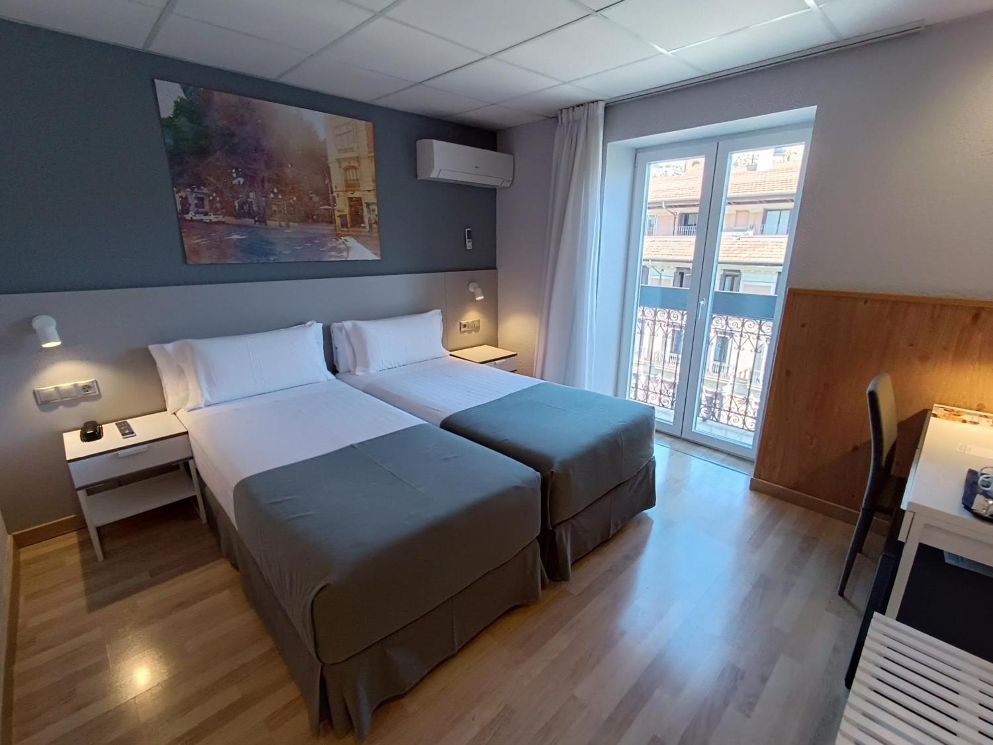 Hotel Mendez Nunez 2*