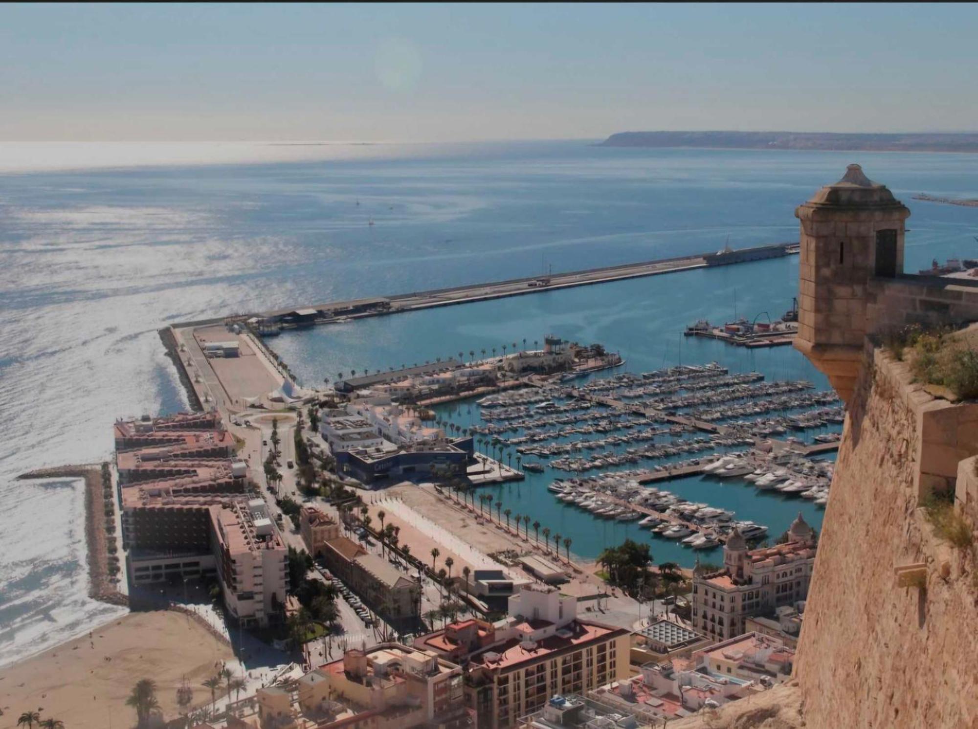Suncastle -with Sunny Rooftop Terrace And Barbecue