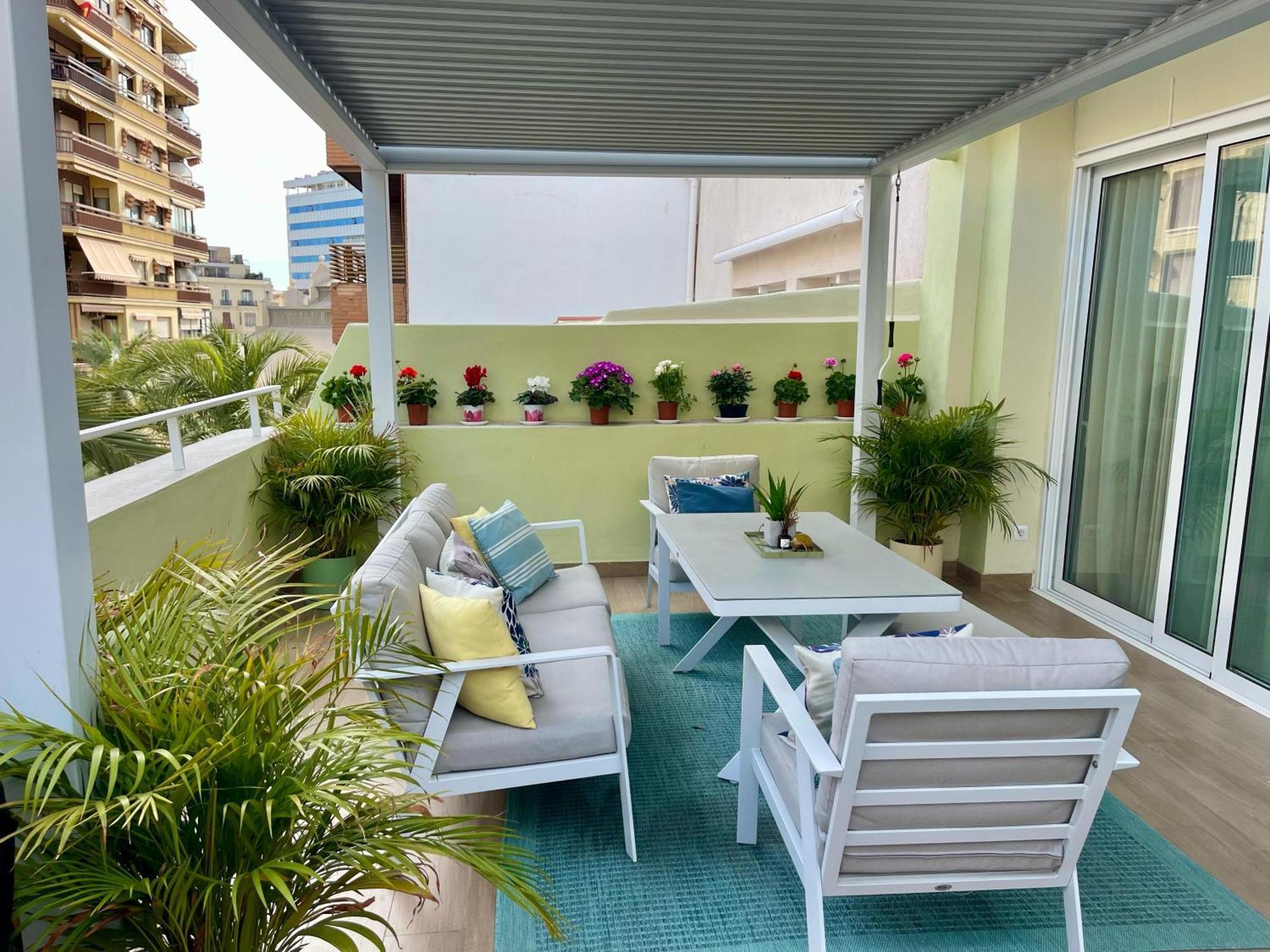 Gran Atico Con Terraza En El Centro De Apartamento Alicante