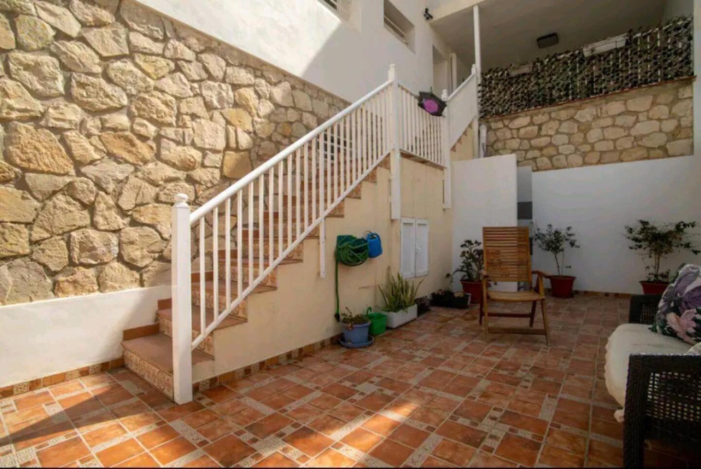 Apartment Stylish & Fully Furnished 3 Bedrooms Flat -4 Min Walk To Beautiful Alicante