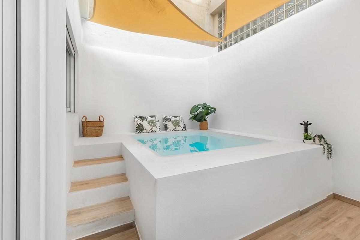 Urban Chic Oasis With Ac, Private Pool And Wifi *