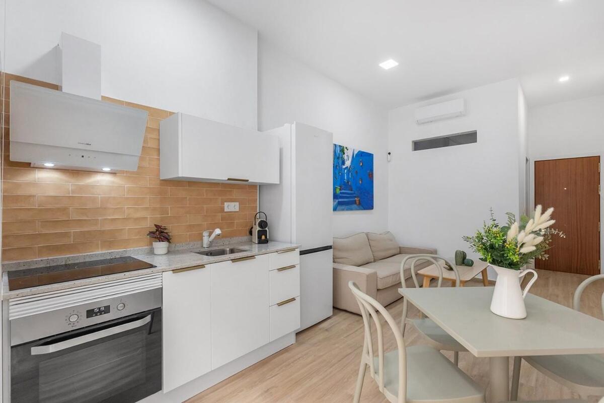 Apartment Urban Chic Oasis With Ac, Private Pool And Wifi
