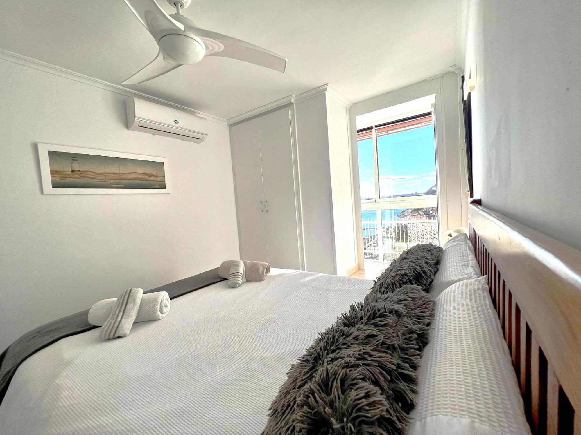 Apartment Vistas Al Mar. Gran Salon. Playa A 1 Minuto. Wifi *
