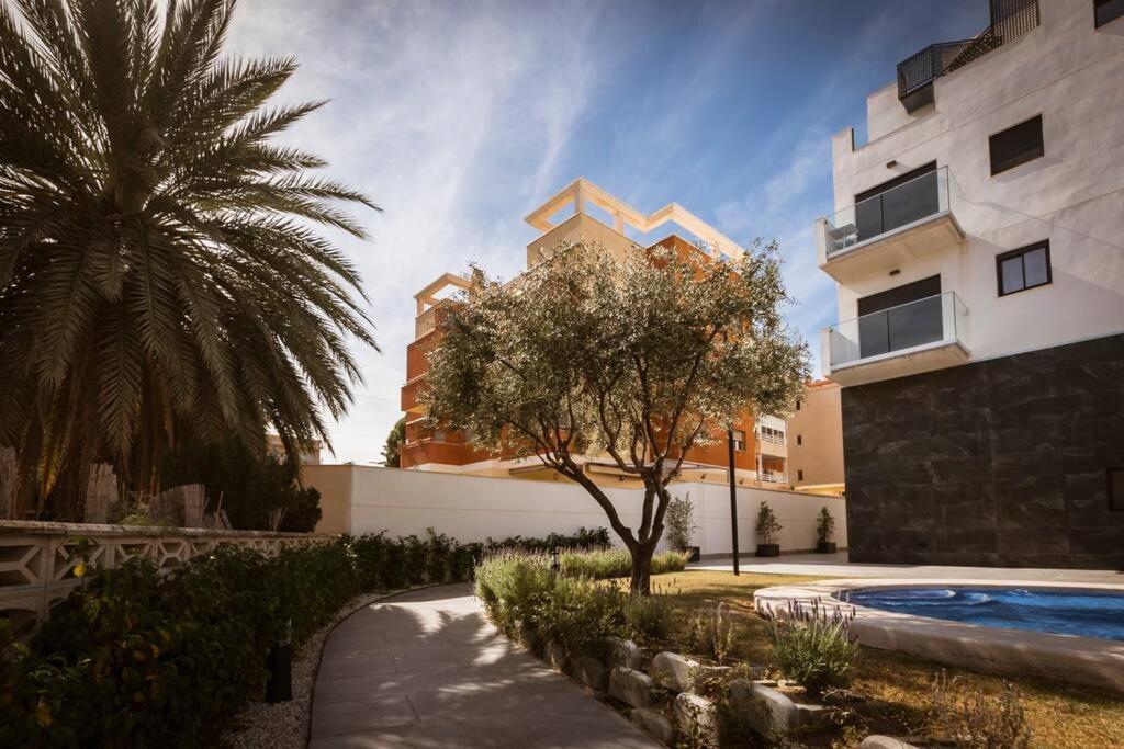 Modern Muchavista Apartment