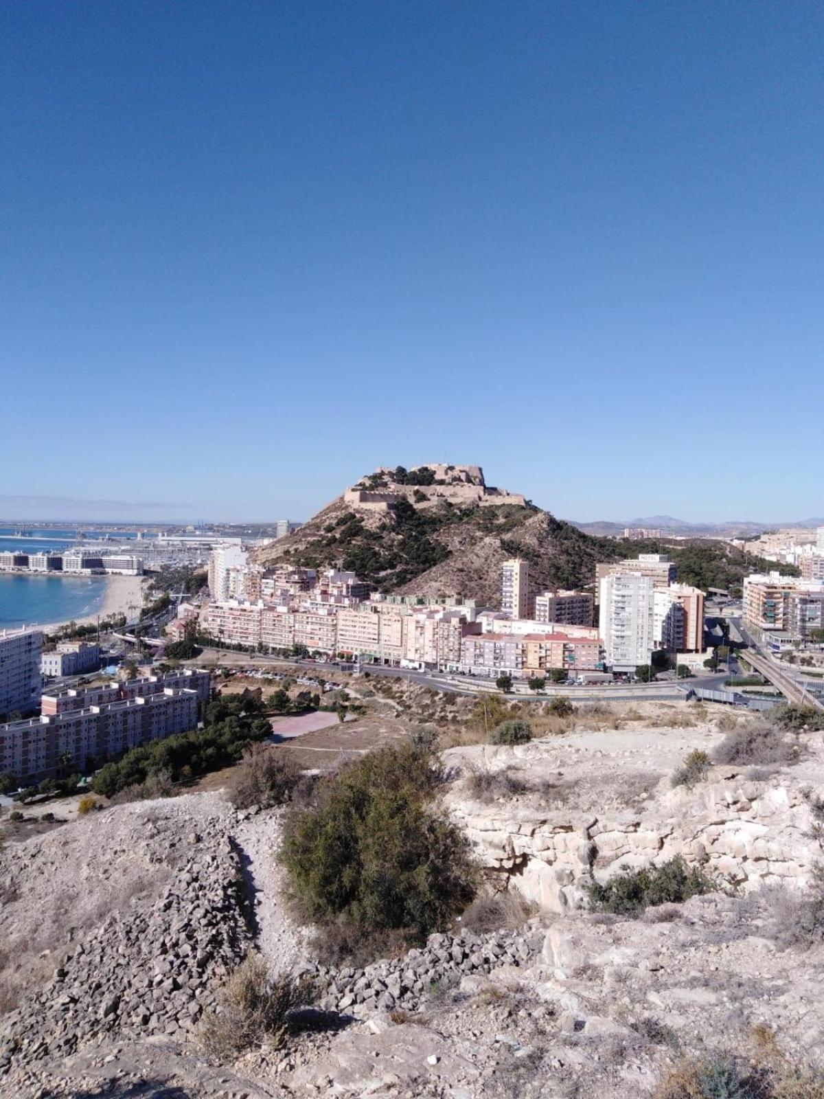 Privileged Setting Close To Plaza Mar 2 *