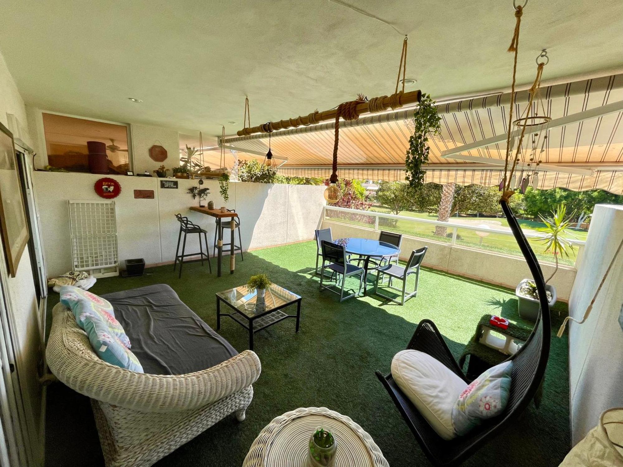 Large Relaxed Terrace, Golf Views Huoneisto *