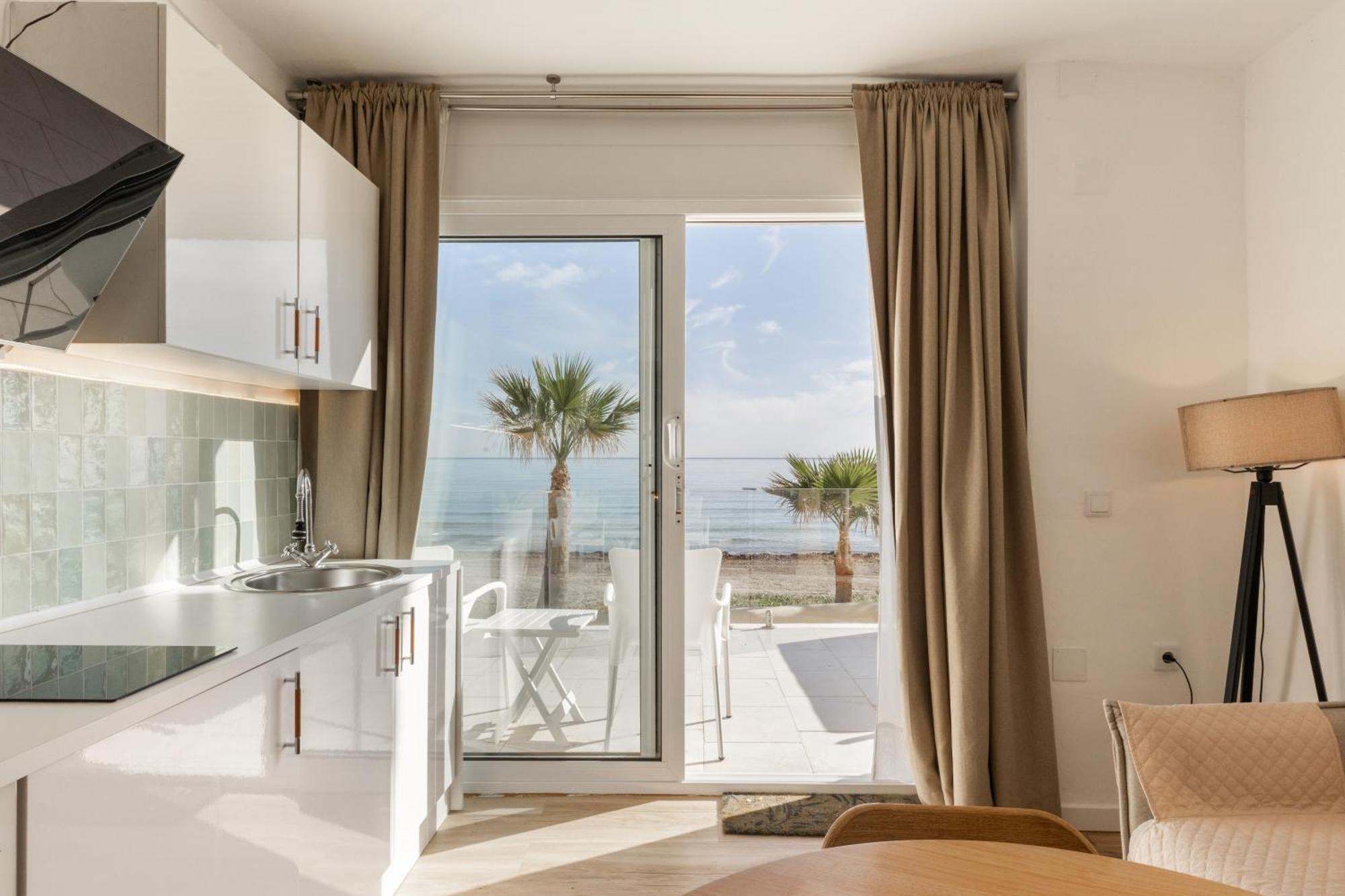 Apartment Maravilloso Amanecer Cabo A Pie De Playa Y Mar En Roquetes