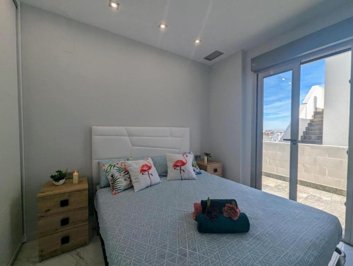 Fee4me Villa, Pool, Roofterrace & Relax