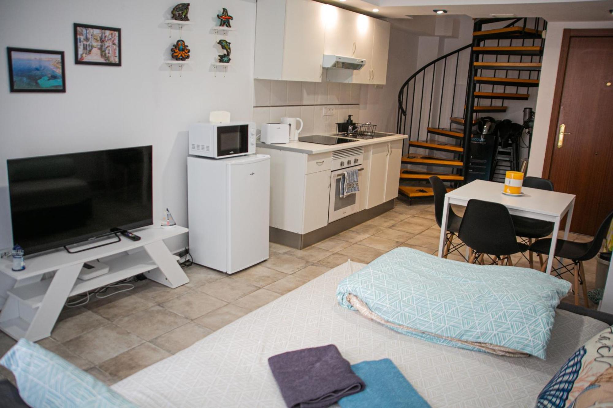 Charming Duplex - Historic Center - 7Min To Beach Apartment *